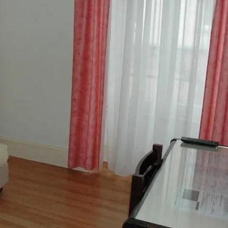 Hotel Le Petit Trianon 2*