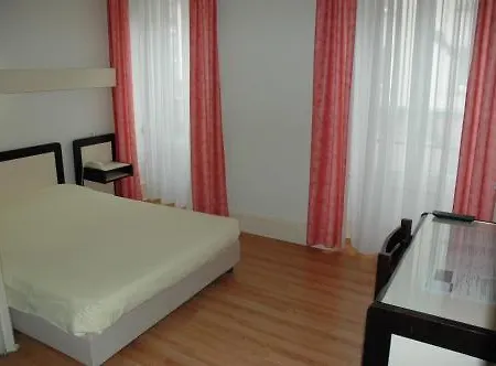 Hotel Le Petit Trianon Strasbourg