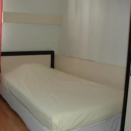 Hotel Le Petit Trianon 2*